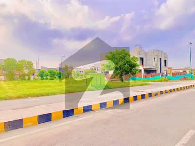 Back of Main Road And Near Park Block DD Phase 4