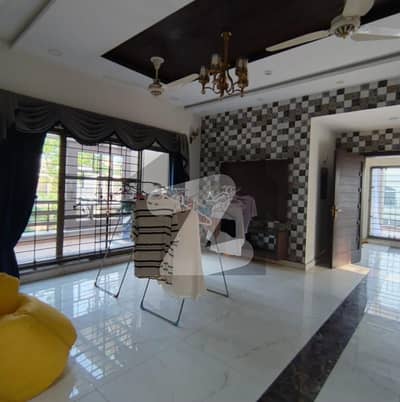 پارک ویو ۔ بلاک سی ڈی ایچ اے فیز 8 سابقہ پارک ویو,ڈی ایچ اے فیز 8,ڈی ایچ اے ڈیفینس,لاہور میں 5 کمروں کا 1 کنال مکان 8.0 کروڑ میں برائے فروخت۔ پارک ویو ۔ بلاک سی ڈی ایچ اے فیز 8 سابقہ پارک ویو,ڈی ایچ اے فیز 8,ڈی ایچ اے ڈیفینس,لاہور میں 5 کمروں کا 1 کنال مکان 8.0 کروڑ میں برائے فروخت۔