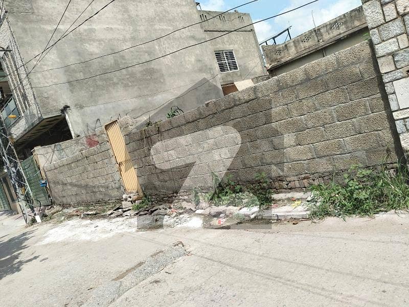 افشاں کالونی راولپنڈی میں 11 مرلہ رہائشی پلاٹ 2.5 کروڑ میں برائے فروخت۔