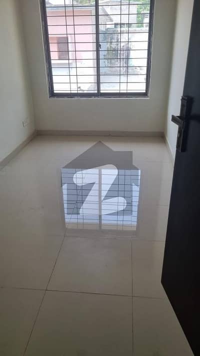 Prime Location! 2 Kanal Commercial Building on Link MM Alam