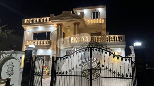 لاھور موٹروے سٹی لاہور میں 3 کمروں کا 1 کنال مکان 4.5 کروڑ میں برائے فروخت۔