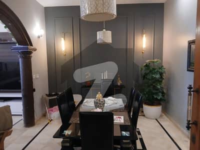Defence VI 300 Yards DUPLEX 4 Bedrooms Drawing Marble Flooring Tiled Bath American Kitchen Above Road Level Maintained House