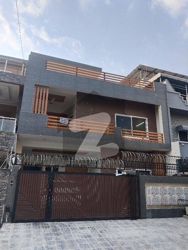 ایف ۔ 11 اسلام آباد میں 3 کمروں کا 10 مرلہ بالائی پورشن 1.3 لاکھ میں کرایہ پر دستیاب ہے۔ ایف ۔ 11 اسلام آباد میں 3 کمروں کا 10 مرلہ بالائی پورشن 1.3 لاکھ میں کرایہ پر دستیاب ہے۔