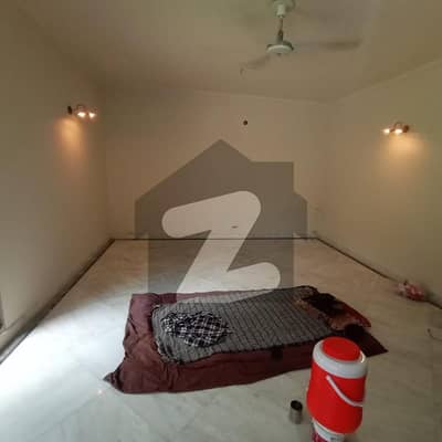KANAL DESIGNER'S HOUSE FOR RENT IN DHA PHASE 3
