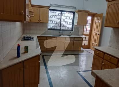 G-11 Size 50*90 Beautiful Upper Portion For Rent