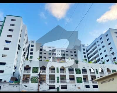 (SEPERATE) SINGLE ROOM WITH ATTACHED WASHROOM WITH TERRACE LIFT & CAR PARKING IN (MARINA ELEVATION) INCLUDE WATER & ELECTRICITY BILL IN RENT LOCATED IN CLIFTON BLOCK-2 KARACHI.