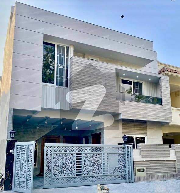 ای ۔ 11 اسلام آباد میں 5 کمروں کا 8 مرلہ مکان 7.9 کروڑ میں برائے فروخت۔ ای ۔ 11 اسلام آباد میں 5 کمروں کا 8 مرلہ مکان 7.9 کروڑ میں برائے فروخت۔