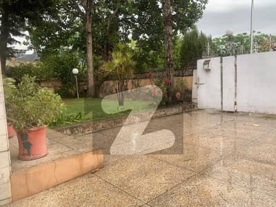 ایف ۔ 6 اسلام آباد میں 6 کمروں کا 4 کنال مکان 19.0 ارب میں برائے فروخت۔