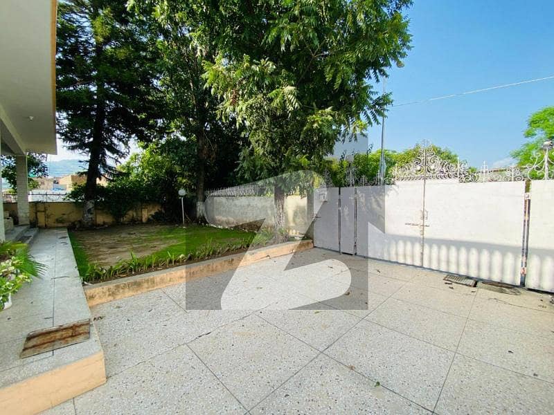 F-6 3 Front Back Open Old House is for SALE