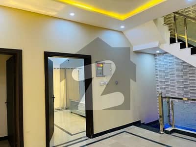 Pak Uk Offers 5M For Rent Available Rooms Also Available