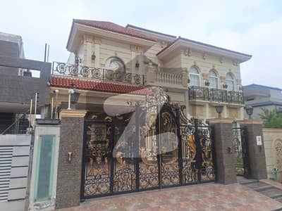 1 kanal Slightly Used Spanish House Available For Rent in DHA Phase 7