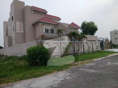 1 Kanal House Is Available For Rent.