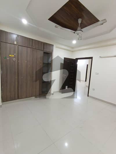 ISLAMABAD HEIGHTS 3BEDS FLAT AVAILABLE FOR RENT   ALL FACILITIES AVAILABLE