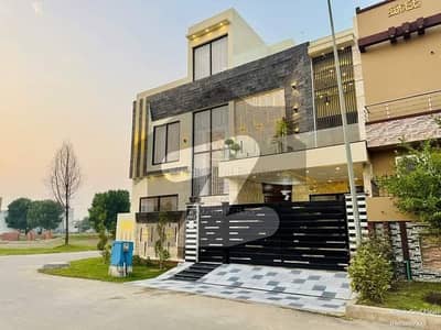 Prime Location 10 Marla House In Central Citi Housing Society For rent