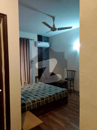 ڈی ایچ اے فیز 1 ڈیفنس (ڈی ایچ اے),لاہور میں 1 کنال کمرہ 50.0 ہزار میں کرایہ پر دستیاب ہے۔