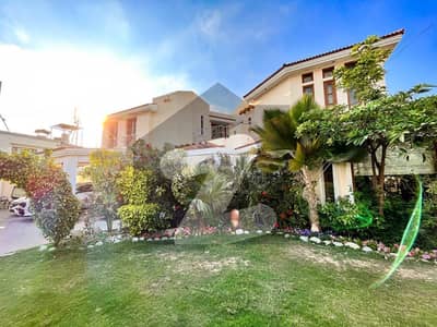 1000 yards Bungalow for sale in DHA phase 6