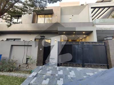 7 Marla Facing Park House For Sale In Lake City Lahore.