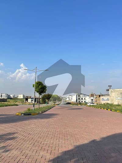 ٹاپ سٹی 1 - بلاک سی ٹاپ سٹی 1,اسلام آباد میں 5 مرلہ کمرشل پلاٹ 5.0 کروڑ میں برائے فروخت۔