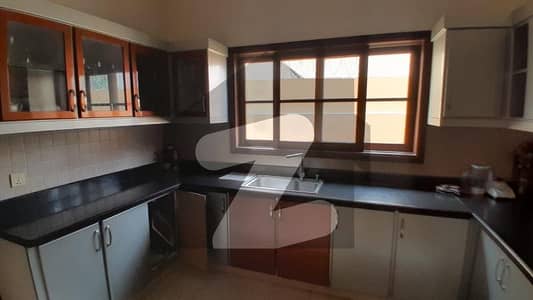 10 YEAR OLD LIKE NEW HOUSE FOR SALE IN DHA PHASE 1