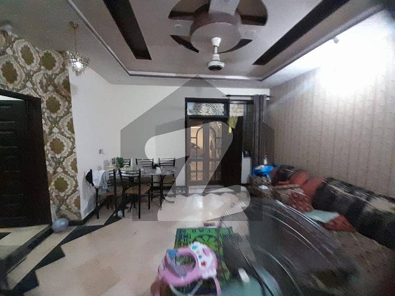 گلشنِ اقبال راولپنڈی میں 4 کمروں کا 5 مرلہ مکان 1.6 کروڑ میں برائے فروخت۔ گلشنِ اقبال راولپنڈی میں 4 کمروں کا 5 مرلہ مکان 1.6 کروڑ میں برائے فروخت۔