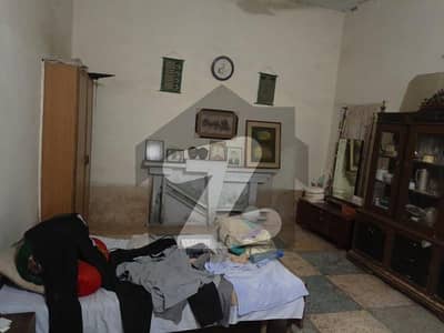فاروق پورہ ملتان میں 15 مرلہ مکان 1.6 کروڑ میں برائے فروخت۔