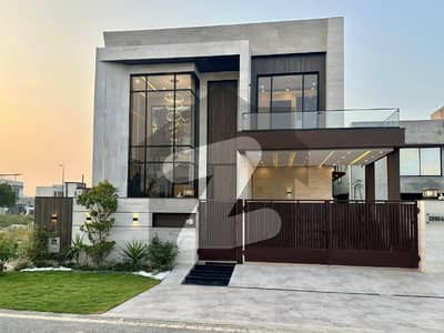 10 MARLA BEAUTIFUL WELL DESIGNHOUSE FOR SALE IN DHA PHASE 7