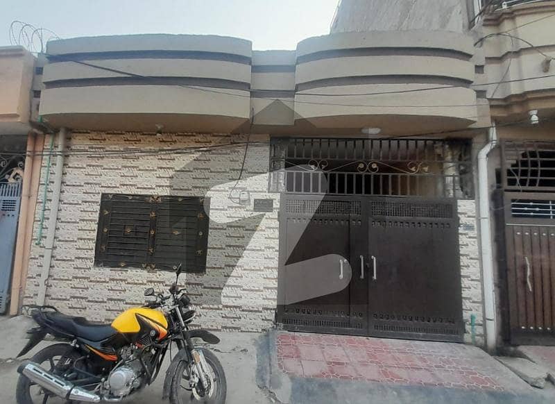 لیاقت کالونی راولپنڈی میں 2 کمروں کا 4 مرلہ مکان 68.0 لاکھ میں برائے فروخت۔