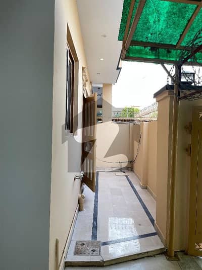 جی ۔ 13/2 جی ۔ 13,اسلام آباد میں 4 کمروں کا 4 مرلہ مکان 2.9 کروڑ میں برائے فروخت۔
