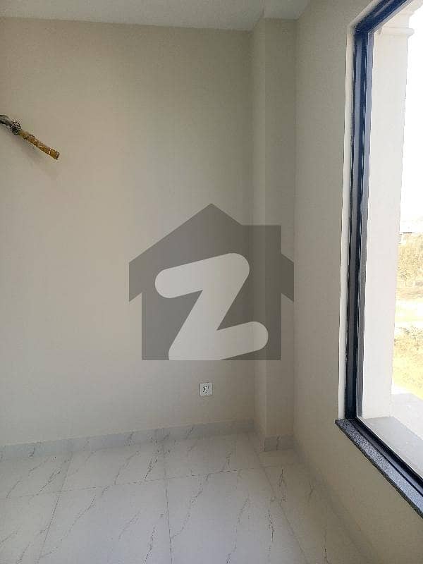 Four Marla Commercial Floor For Rent