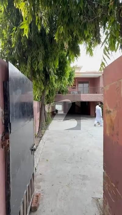 1 KANAL HOUSE FOR RENT IN GULBERG LAHORE