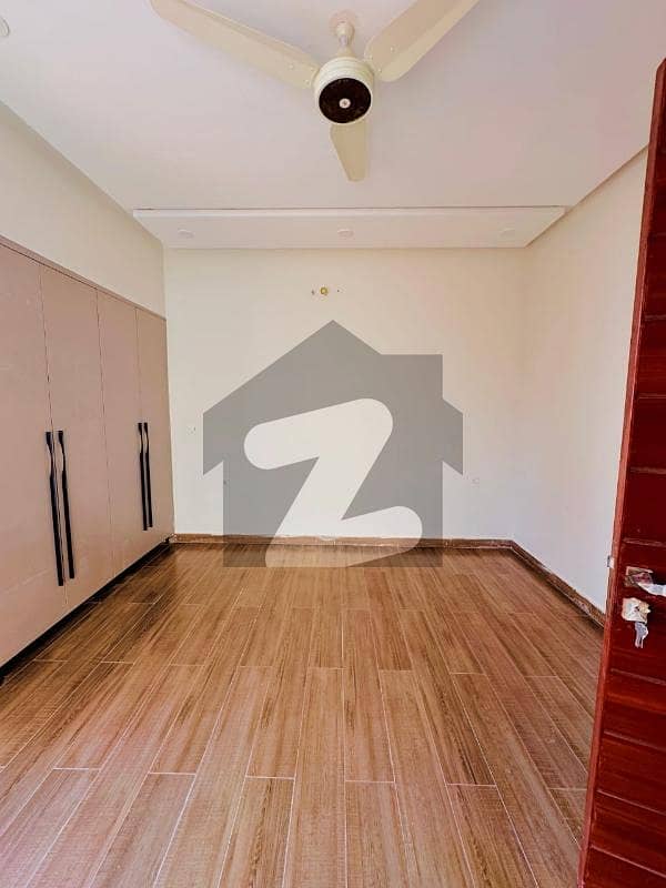 Office Available For Rent Office Available For Rent
