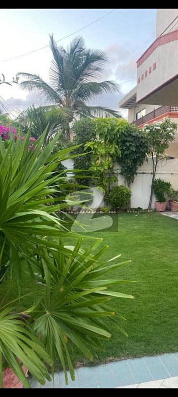 ڈی ایچ اے فیز 4 ڈی ایچ اے ڈیفینس,کراچی میں 4 کمروں کا 2 کنال مکان 19.5 کروڑ میں برائے فروخت۔