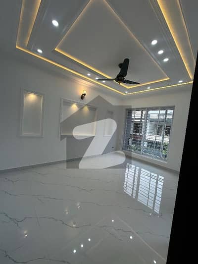12 Marla Full House Available For Rent