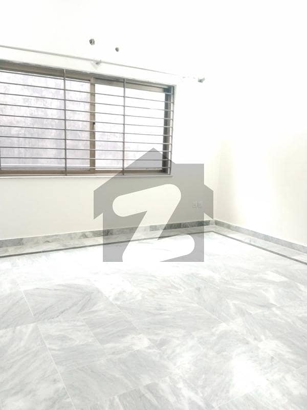 E11 Cleanest Upper Portion 3bed E11 Cleanest Upper Portion 3bed
