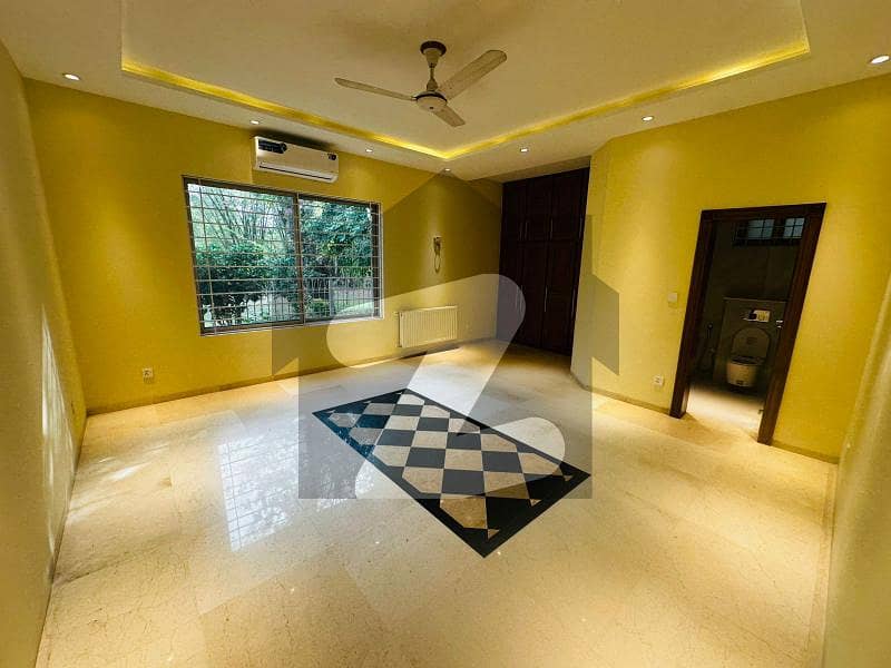 Elegant Upper Portion In F-7 2 Bed, 2 Bath Elegant Upper Portion In F-7 2 Bed, 2 Bath