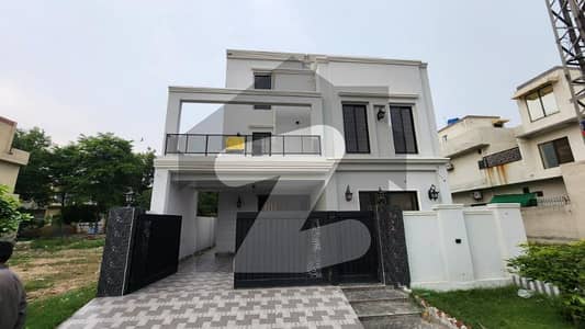 10 Marla Luxury House For Sale In Punjab University Phase 2