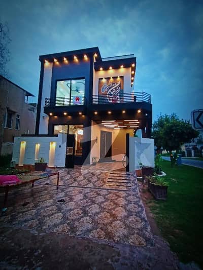 5 MARLA CORNER BRAND NEW MODERN AND ELEGANT HOUSE FOR SALE IN CLOSE TO VALENCIA TOWN