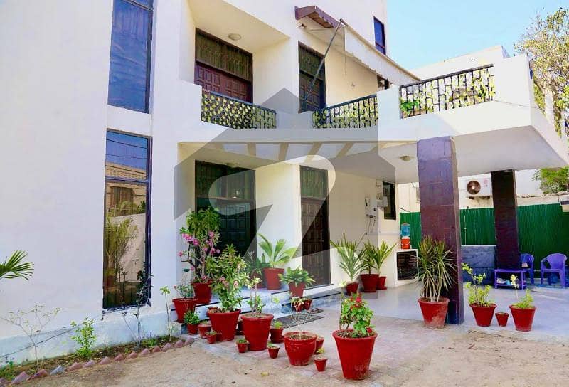 ڈی ایچ اے فیز 7 ڈی ایچ اے ڈیفینس,کراچی میں 6 کمروں کا 1 کنال مکان 12.9 کروڑ میں برائے فروخت۔ ڈی ایچ اے فیز 7 ڈی ایچ اے ڈیفینس,کراچی میں 6 کمروں کا 1 کنال مکان 12.9 کروڑ میں برائے فروخت۔