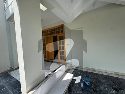 Elegant 4 kanal Double Storey House having 5-Bedrooms for rent in F-8, Rent 13 lakh