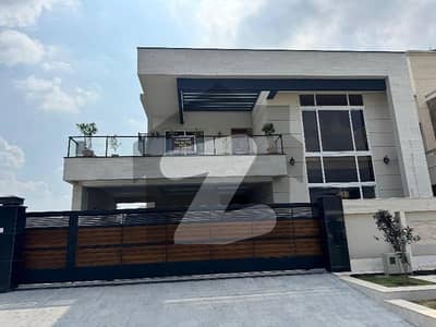 Prime Location 1 Kanal House In D-12