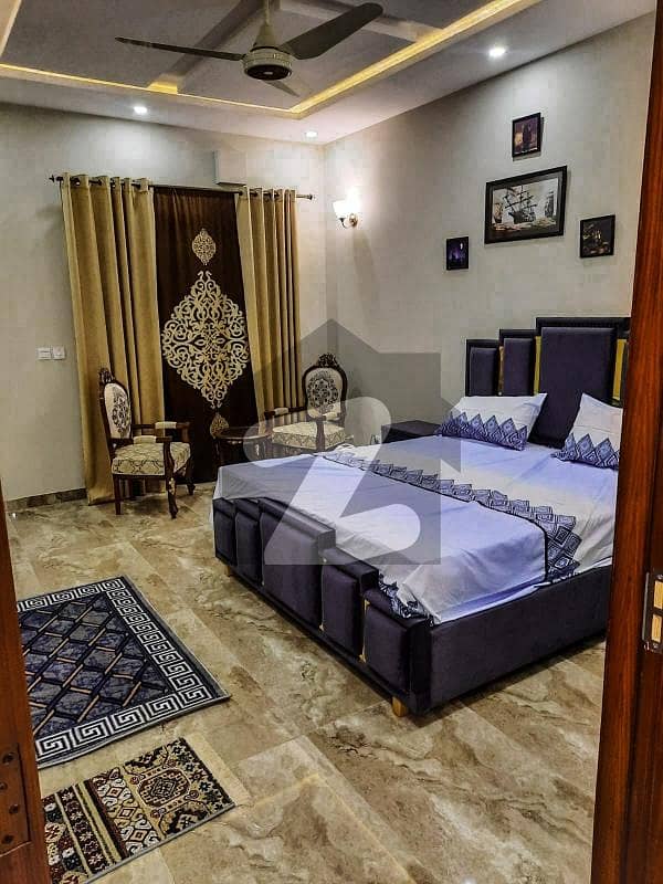 RESIDENTIAL FLAT IN COMMERCIAL PLAZA FOR SALE RESIDENTIAL FLAT IN COMMERCIAL PLAZA FOR SALE