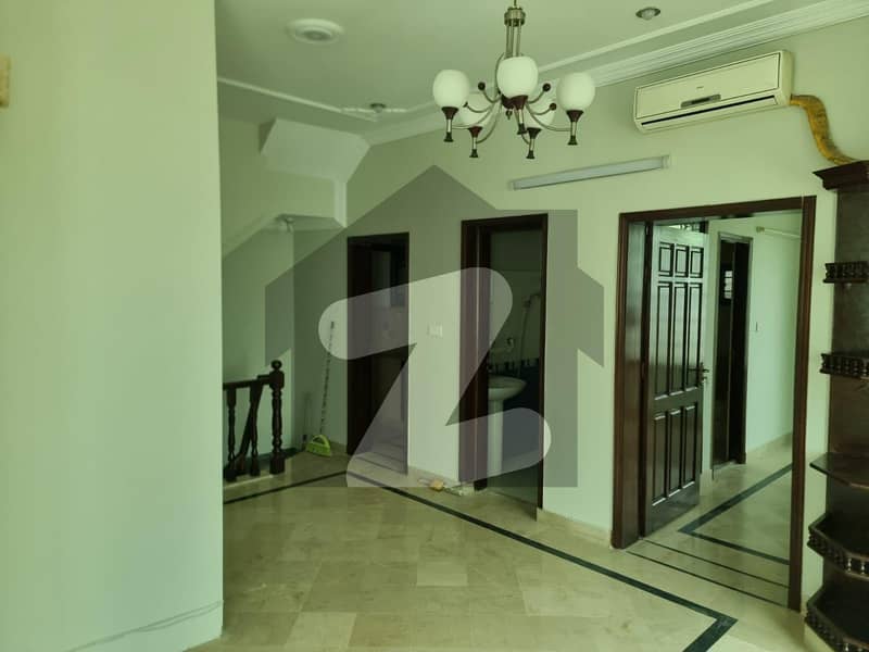 G11 30x60 House For Sale G11 30x60 House For Sale