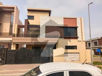 Prime Location 10 Marla House In Beautiful Location Of DC Colony In DC Colony