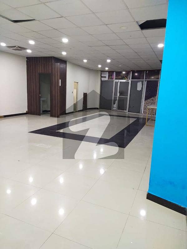 VIP OFFICES FOR RENT AT PRIME LOCATIONS VIP OFFICES FOR RENT AT PRIME LOCATIONS