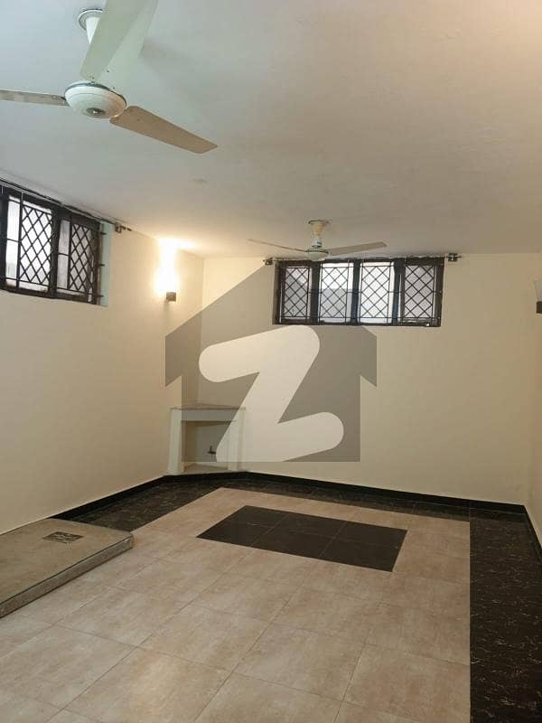 BASMENT FOR RENT F11/2 BASMENT FOR RENT F11/2