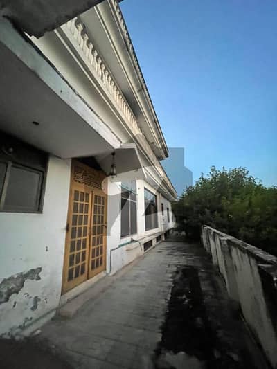 F-10/1 tripple story old house investor price