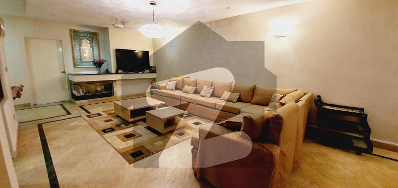 A superb and spacious ground floor apartment A superb and spacious ground floor apartment