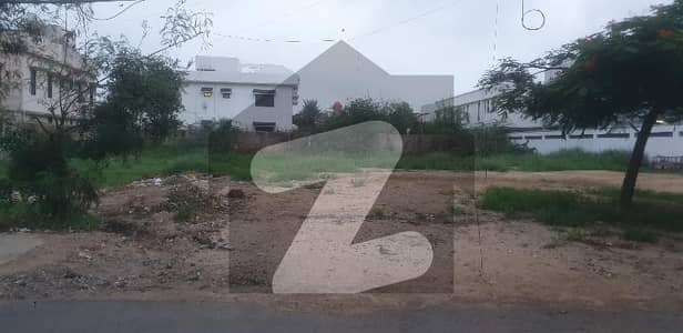 2000 Yard Plot For Sale in Popular Avenue DHA Phase 6