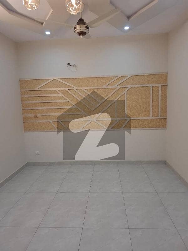 Stunning Good Location 5 Marla House In Green Town Available