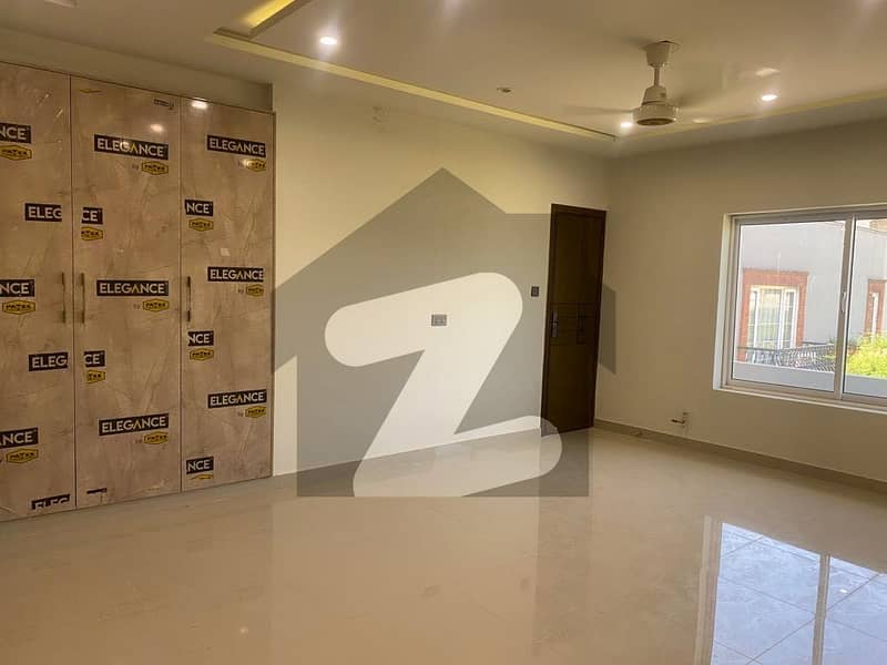 ایف ۔ 7 اسلام آباد میں 5 کمروں کا 2 کنال مکان 10.0 لاکھ میں کرایہ پر دستیاب ہے۔